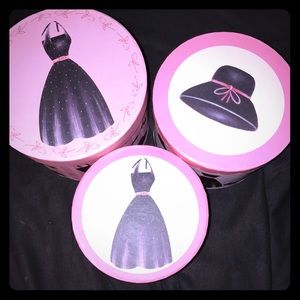 Circle box containers